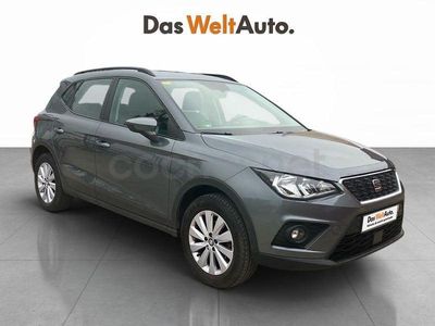 Usado Seat Arona Ecomotive 95 CV (69 kW) 2018 Gris / plata SUV