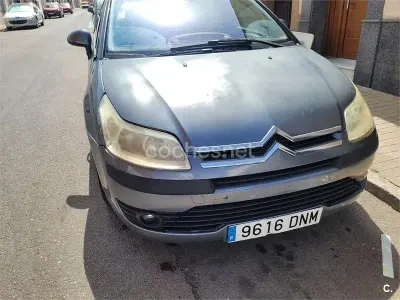 Usado Citroën C4 92 CV (67 kW) 2005 Gris / plata Berlina