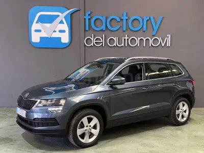 Usado Skoda Karoq Ambition 150 CV (110 kW) 2022 Gris / plata SUV