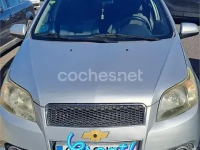 Usado Chevrolet Aveo LS 101 CV (74 kW) 2011 Gris / plata Berlina