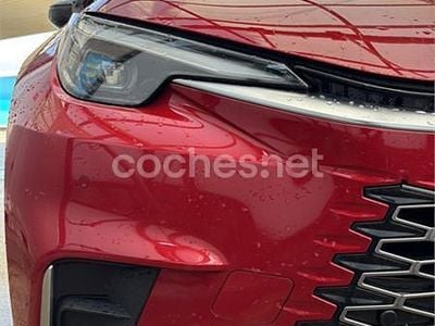 Rojo Usado 2024 Lexus LBX SUV | 28.500 € (Super precio)