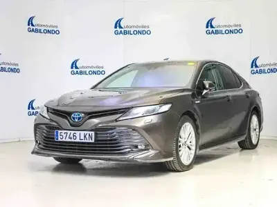 Usado Toyota Camry Advance 218 CV (160 kW) 2020 Marrón Berlina