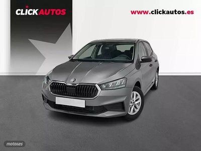 Gris Usado 2025 Skoda Fabia Essence Utilitario | 18.150 € (Precio justo)