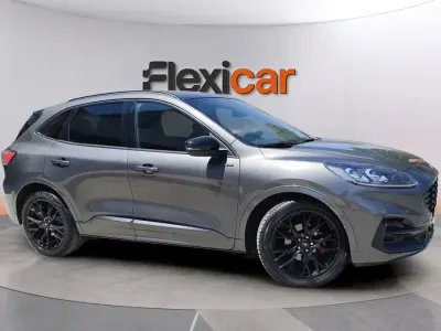 Usado Ford Kuga ST-Line 150 CV (110 kW) 2023 Gris SUV
