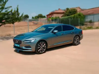 Usado Volvo S90 Inscription 190 CV (139 kW) 2018 Gris Berlina