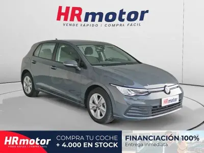 Usado VW Golf VIII Life 110 CV (80 kW) 2024 Gris / plata Berlina