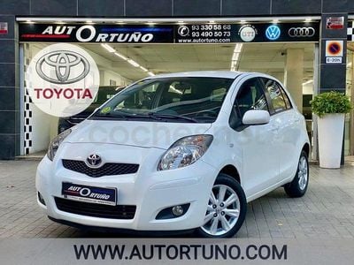 Usado Toyota Yaris Active 90 CV (66 kW) 2011 Blanco Utilitario