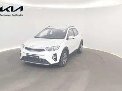 Usado Kia Stonic 101 CV (74 kW) 2025 Blanco SUV