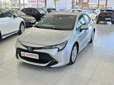Usado Toyota Corolla Active 121 CV (88 kW) 2020 Gris Utilitario