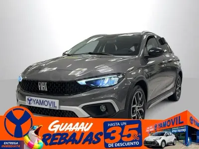 Usado Fiat Tipo Cross 101 CV (74 kW) 2021 Gris / plata Berlina