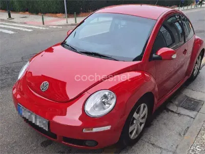 Usado VW New Beetle 105 CV (77 kW) 2007 Rojo Utilitario
