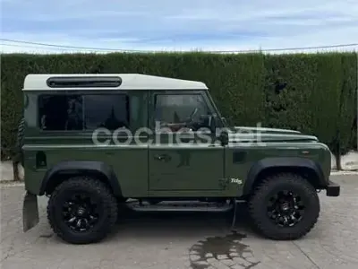 Usado Land Rover Defender 122 CV (89 kW) 2000 Verde SUV