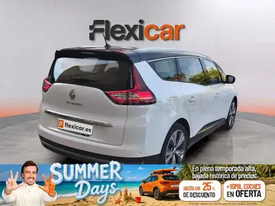 Usado Renault Grand Scénic IV Intens 130 CV (95 kW) 2017 Gris / plata Monovolumen