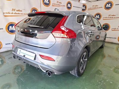 Usado Volvo V40 R-Design Momentum 150 HP (110 kW) 2018 Cinzento Carrinha