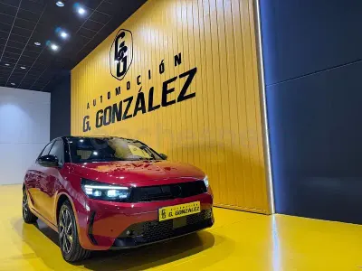Usado Opel Corsa 100 CV (73 kW) 2025 Rojo Utilitario