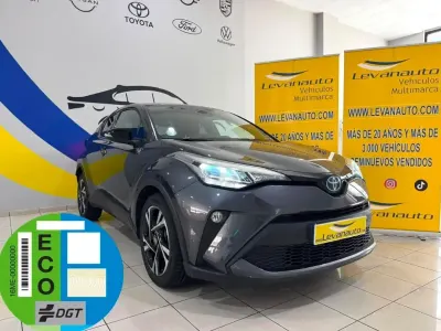 Usado Toyota C-HR Advance 122 CV (89 kW) 2022 Gris SUV