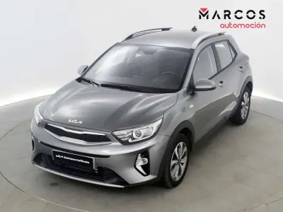 Usado Kia Stonic 101 CV (74 kW) 2025 Gris SUV