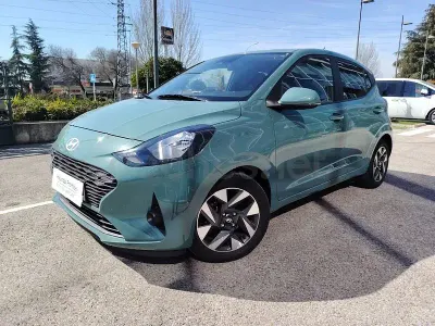 Usado Hyundai i10 67 CV (49 kW) 2025 Verde Utilitario