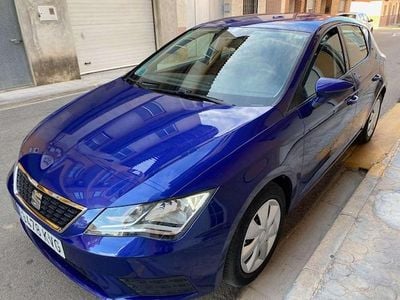 Usado Seat Leon Style 116 CV (85 kW) 2019 Azul Utilitario