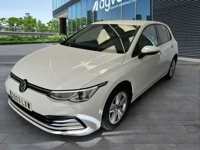 Usado VW Golf VIII Life 110 CV (80 kW) 2022 Blanco Utilitario