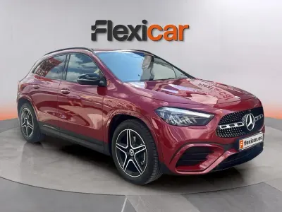 Usado Mercedes GLA200 150 CV (110 kW) 2025 Rojo SUV