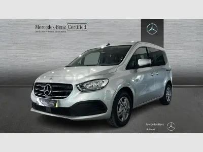 Nuevo Mercedes T180 131 CV (96 kW) 2025 Gris / plata Monovolumen