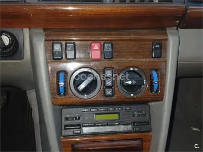 Usado Mercedes 260 166 CV (122 kW) 1987 Gris / plata Berlina