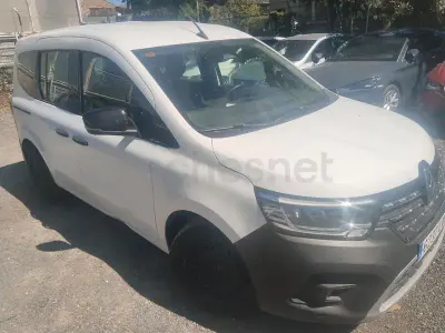 Usado Renault Kangoo 95 CV (69 kW) 2022 Blanco Monovolumen