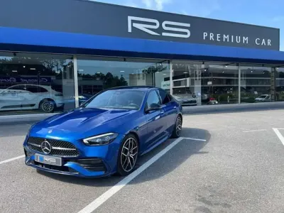 Usado Mercedes C300e AMG line 258 CV (189 kW) 2022 Azul Berlina