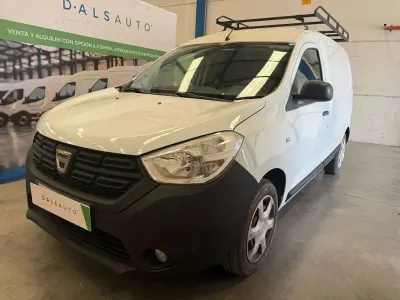 Usado Dacia Dokker Essentiel 98 CV (72 kW) 2019 Blanco Monovolumen