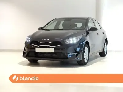 Usado Kia Ceed 120 CV (88 kW) 2023 Negro Utilitario
