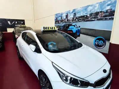 Usado Kia ProCeed 128 CV (94 kW) 2013 Blanco Utilitario