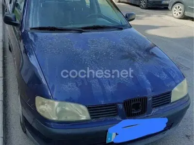 Usado Seat Ibiza Stella 60 CV (44 kW) 2001 Azul Utilitario