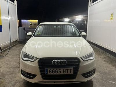 Usado Audi A3 Attraction 105 CV (77 kW) 2013 Blanco Berlina