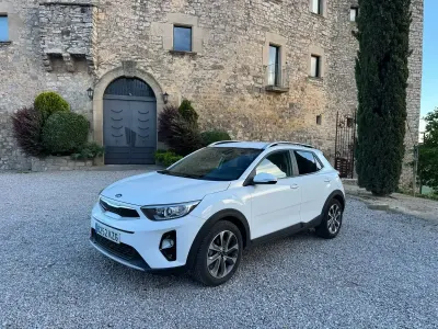 Usado Kia Stonic 120 CV (88 kW) 2019 Blanco SUV