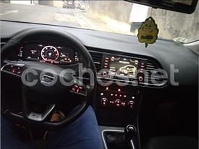 Usado Seat Leon Reference 105 CV (77 kW) 2013 Gris / plata Berlina