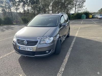 Usado VW Touran Highline 140 CV (102 kW) 2007 Gris / plata Monovolumen
