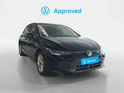 Usado VW Golf VIII Life 110 CV (80 kW) 2021 Negro Berlina