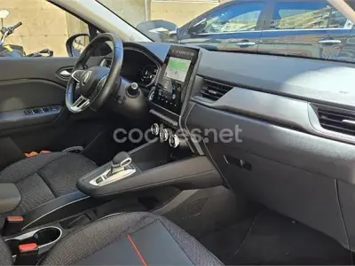 Begagnad Renault Captur Zen 160 HK (117 kW) 2020 Grå SUV