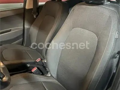 Usado Hyundai i10 Edition 87 CV (63 kW) 2020 Gris / plata Utilitario