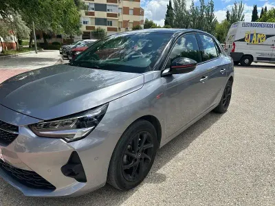 Usado Opel Corsa GS Line 100 CV (73 kW) 2021 Gris / plata Utilitario