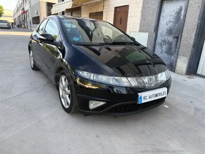 Usado Honda Civic Executive 140 CV (102 kW) 2007 Negro Berlina