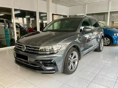 Usado VW Tiguan Sportline 150 CV (110 kW) 2018 Gris / plata SUV