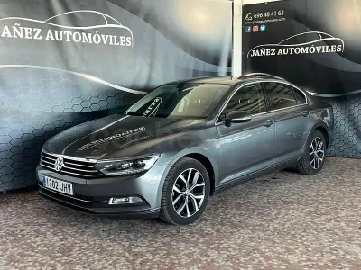 Usado VW Passat Advance 150 CV (110 kW) 2015 Negro Berlina