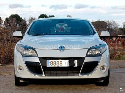 Usado Renault Mégane Dynamique 105 CV (77 kW) 2010 Blanco Berlina