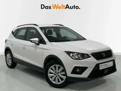 Usado Seat Arona Style 110 CV (80 kW) 2021 Blanco SUV