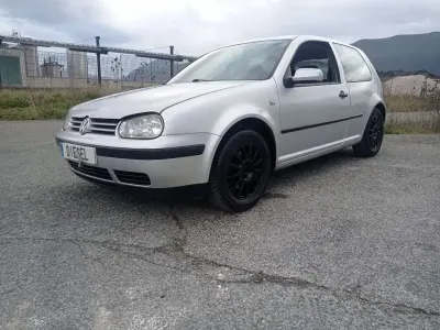 Usado VW Golf IV Conceptline 90 CV (66 kW) 2000 Gris Utilitario