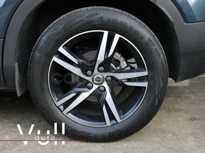 Begagnad Volvo XC40 R-Design 163 HK (119 kW) 2021 Blå SUV