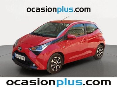 Usado Toyota Aygo X-play 72 CV (52 kW) 2021 Rojo Utilitario