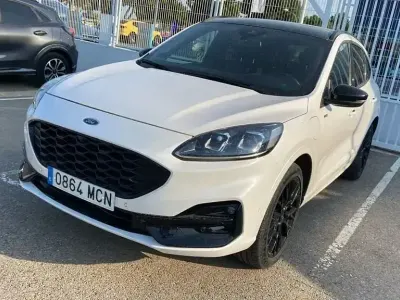 Usado Ford Kuga ST-Line X 225 CV (165 kW) 2022 Blanco SUV